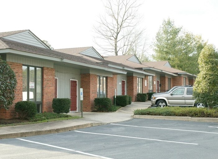 12077-12099 Gayton Rd, Richmond, VA for lease - Primary Photo - Image 1 of 3