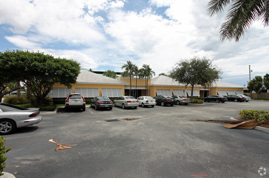 2060-2080 NW 2nd Ave, Boca Raton, FL for lease - Building Photo - Image 2 of 2