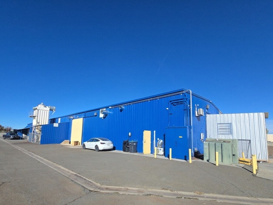 42621 2nd St E, Lancaster, CA for sale Primary Photo- Image 1 of 17