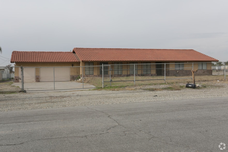 2706 S Lilac Ave, Bloomington, CA for lease - Primary Photo - Image 1 of 2