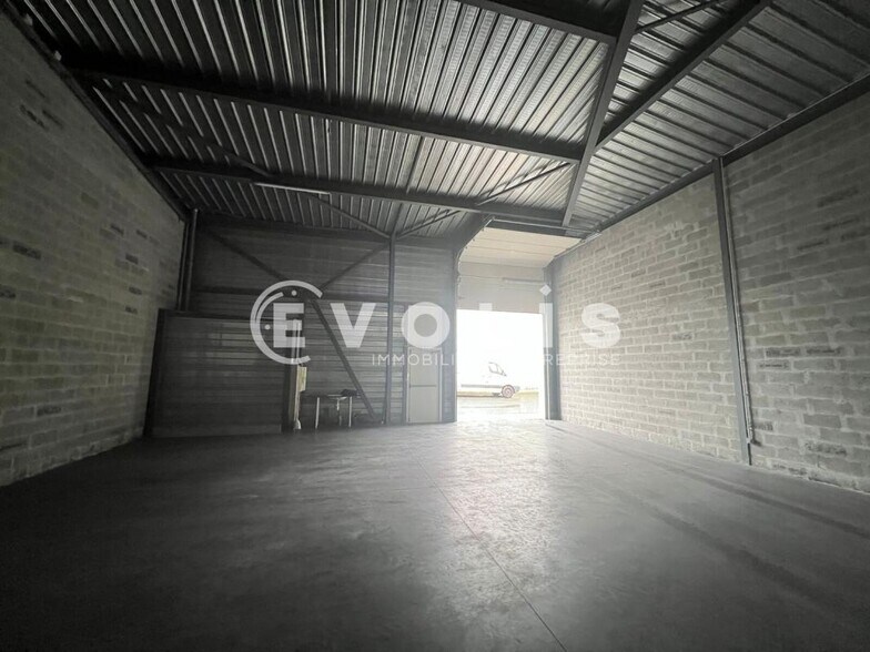 Flex in Le Taillan-Médoc for lease - Interior Photo - Image 1 of 10