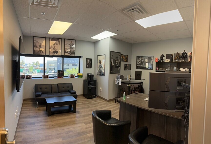 5474 Stephanie St, Las Vegas, NV à louer - Photo du bâtiment - Image 2 de 4