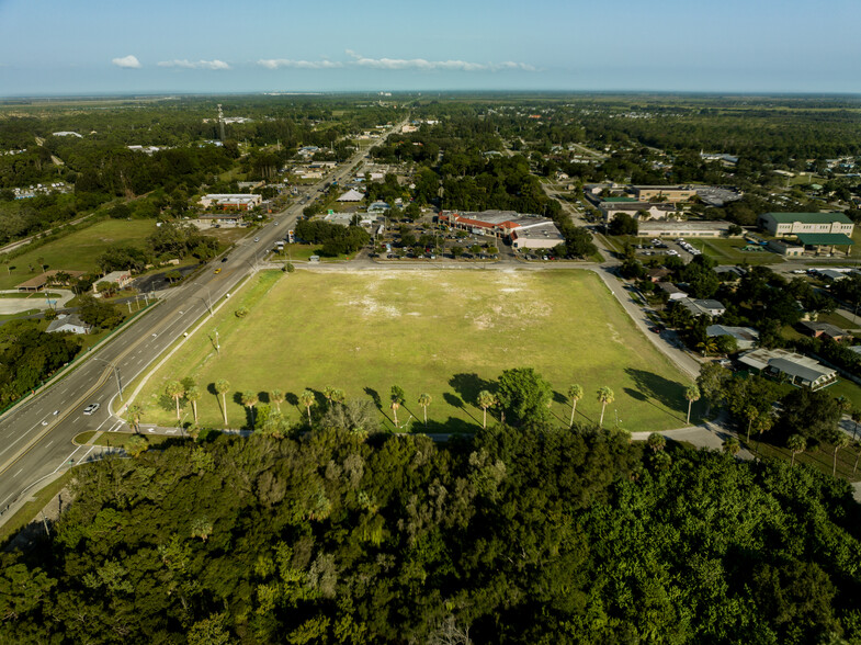 15225 Warfield, Indiantown, FL à vendre - A rien - Image 3 de 5