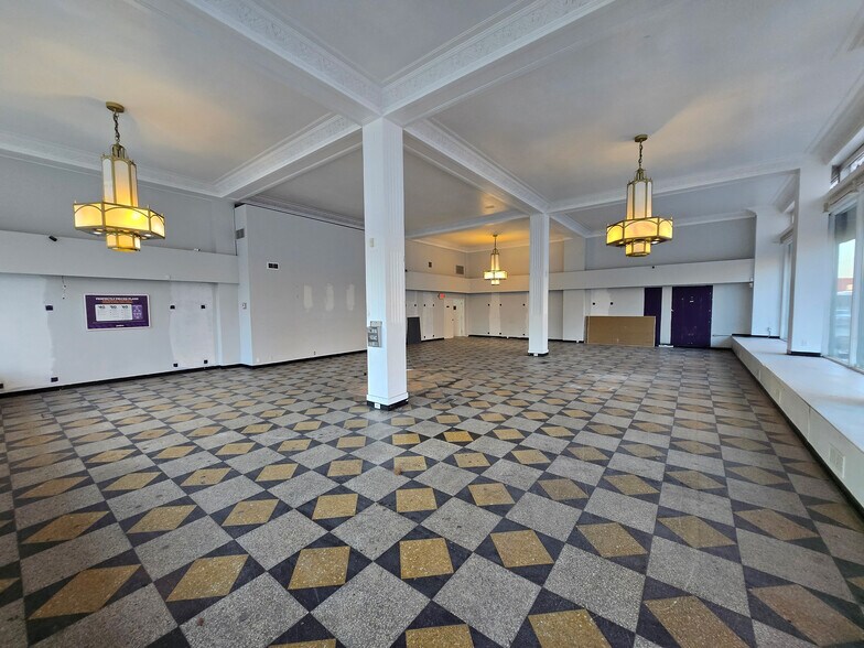 3850 Main St, Kansas City, MO à louer - Photo du bâtiment - Image 3 de 9