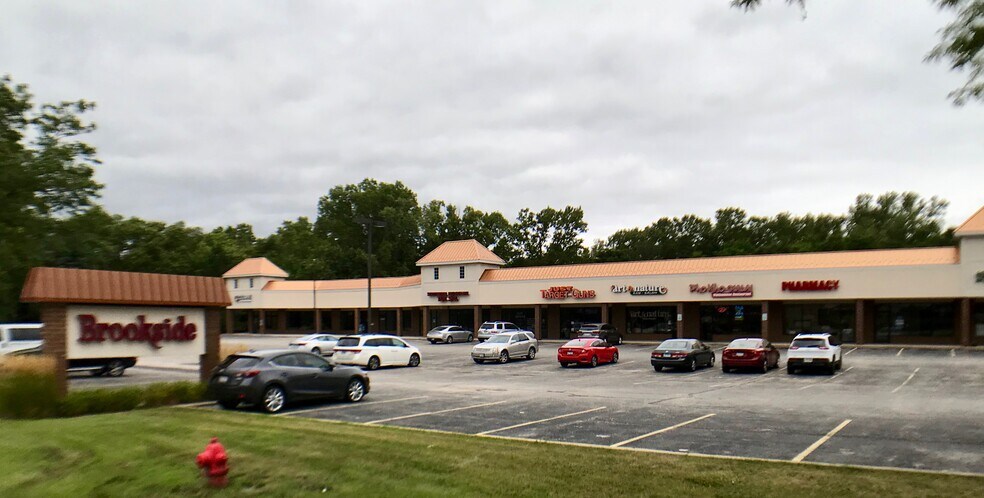 312-326 Peterson Rd, Libertyville, IL à louer - Photo du bâtiment - Image 2 de 4