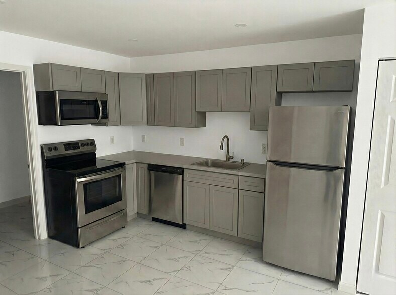 3255 J Avenue Ave, Riviera Beach, FL à vendre - Photo du bâtiment - Image 2 de 7