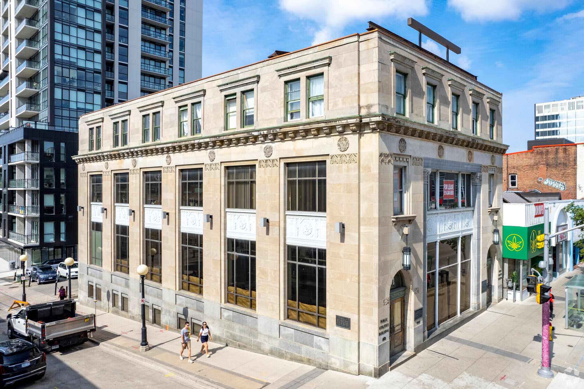 191-195 King St W, Kitchener, ON à vendre Photo principale- Image 1 de 1