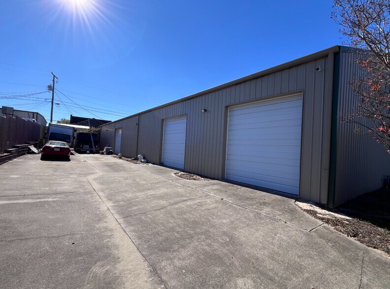 1653 Burnham st, West Columbia, SC à louer - Photo du bâtiment - Image 2 de 4