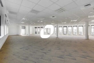 Office in Bourg-la-Reine for lease Interior Photo- Image 1 of 14