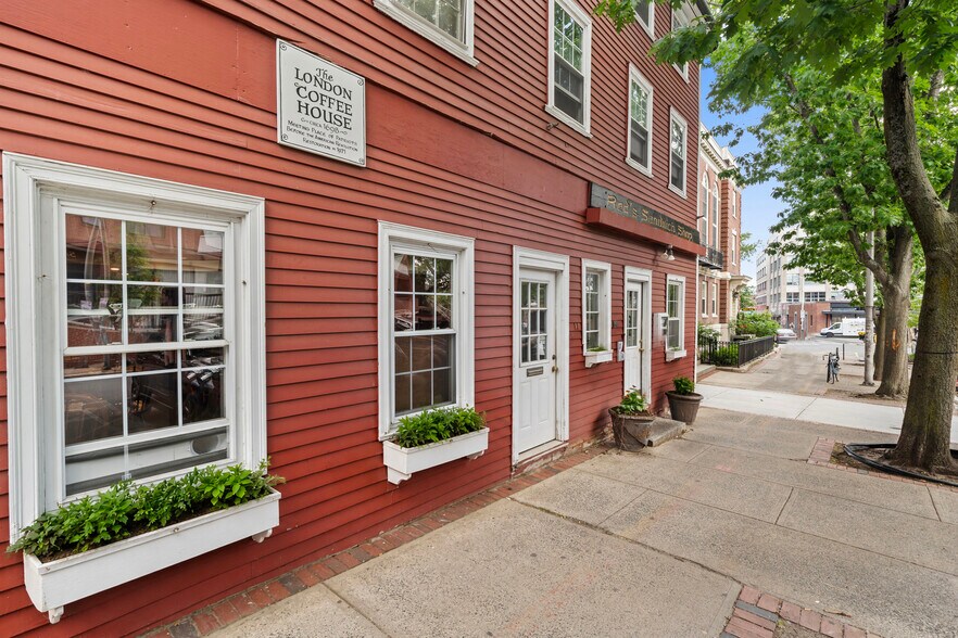 13 Central St, Salem, MA à vendre - Photo du bâtiment - Image 2 de 8