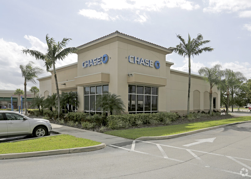 14200 SW 8th St, Miami, FL for lease - Primary Photo - Image 3 of 3