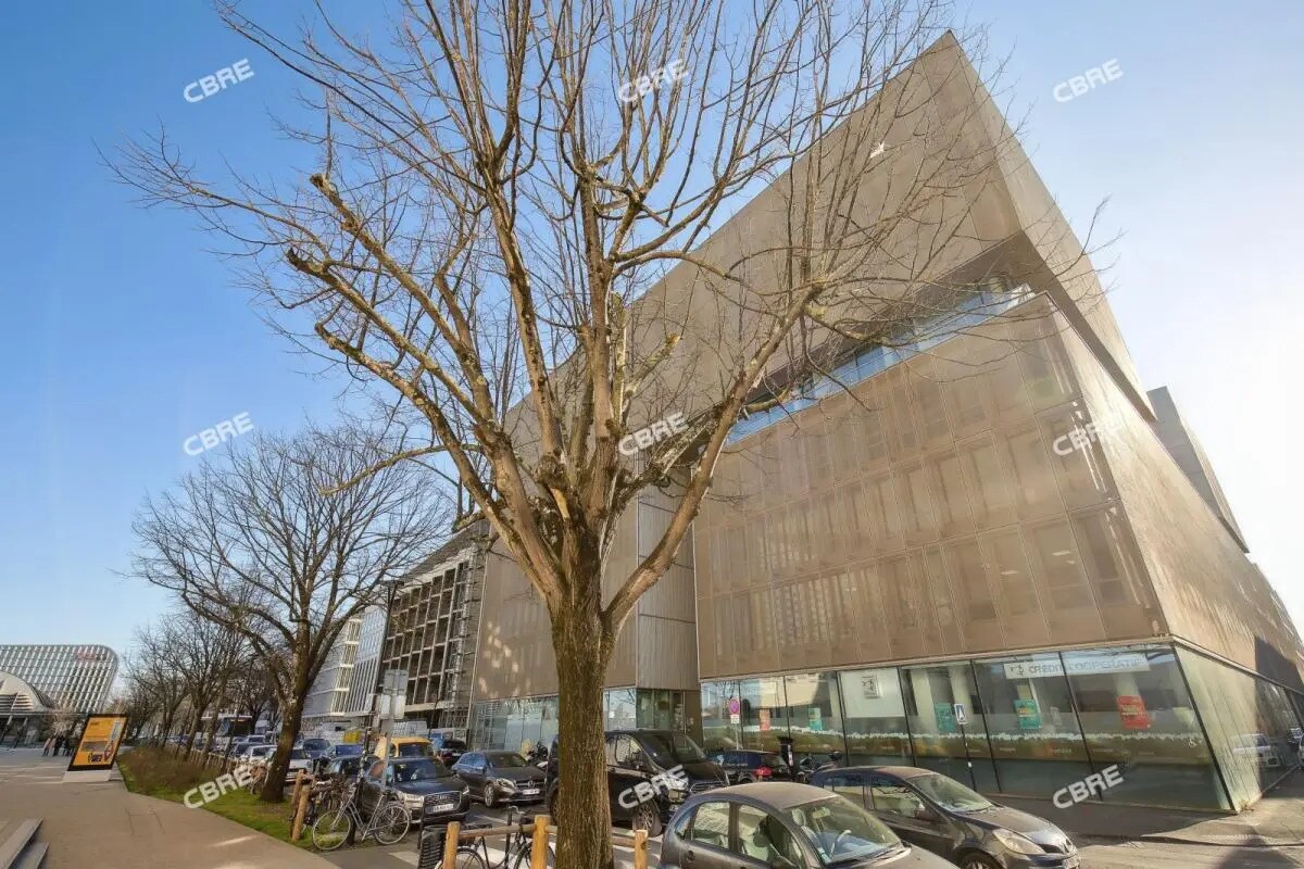 Office in Bordeaux for lease Building Photo- Image 1 of 8