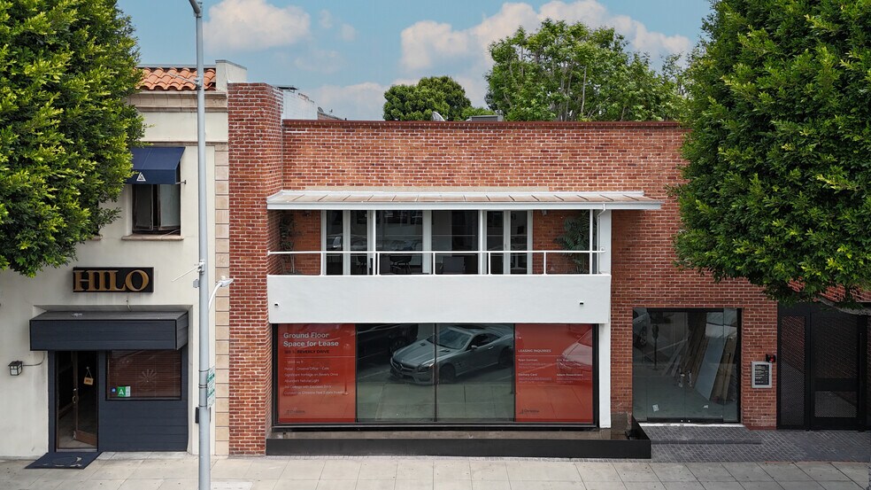 328 S Beverly Dr, Beverly Hills, CA à louer - Photo du bâtiment - Image 2 de 8