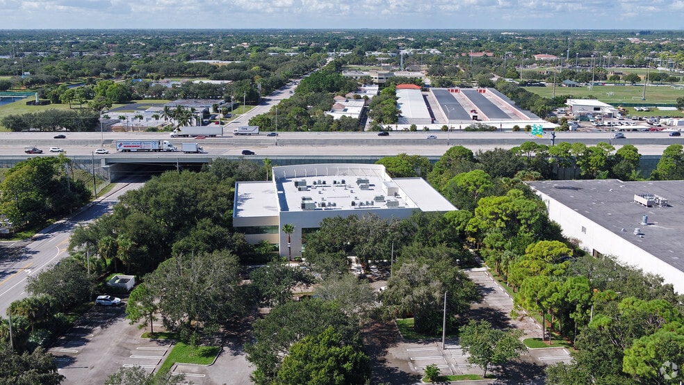 4800 Riverside Dr, Palm Beach Gardens, FL for lease - Building Photo - Image 3 of 6