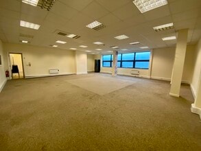 Dencora Way, Luton for lease Interior Photo- Image 2 of 5