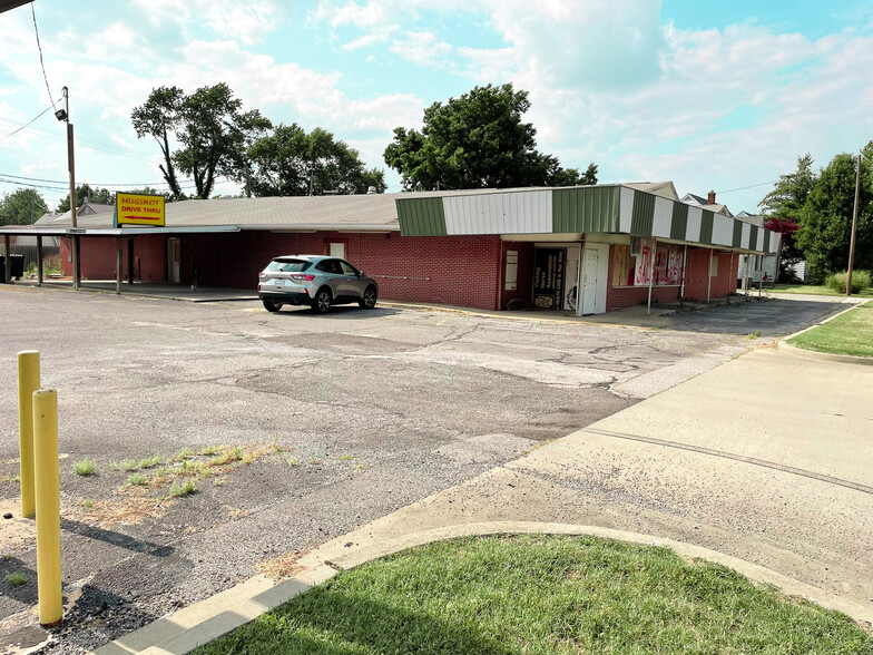 211 Mine, Sandoval, IL for lease - Building Photo - Image 1 of 16