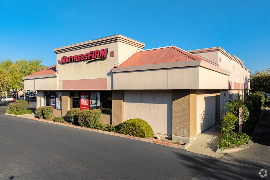 1050 Tharp Rd, Yuba City, CA for lease - Primary Photo - Image 1 of 4