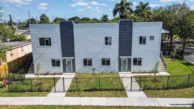 Plus de détails pour 1515 N Redland Rd, Homestead, FL - Spécialité à vendre