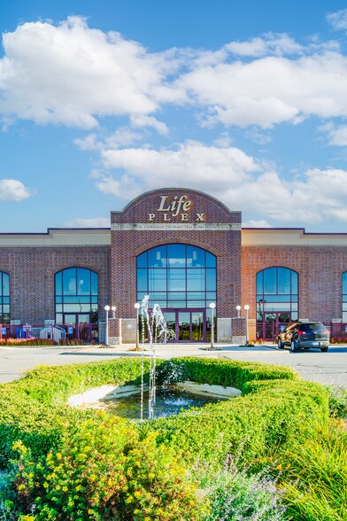 2855 Miller Dr, Plymouth, IN à louer - Photo du bâtiment - Image 3 de 13