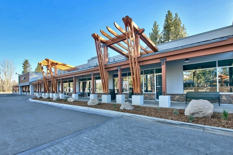 2042 Lake Tahoe Blvd, South Lake Tahoe, CA à louer Photo du bâtiment- Image 1 de 15