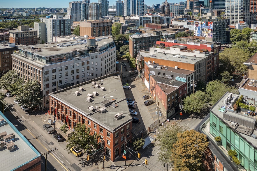 211 Columbia St, Vancouver, BC for sale - Building Photo - Image 2 of 27