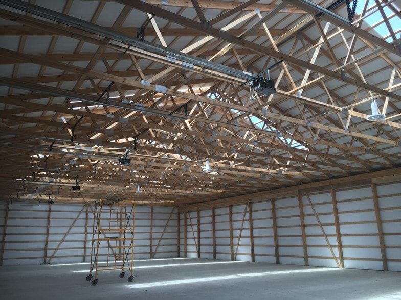 60 Yaphank Ave, Yaphank, NY à louer - Photo intérieure - Image 1 de 2