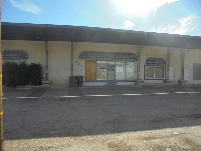 127 S 1st St, Blythe, CA à vendre - Photo du bâtiment - Image 3 de 39