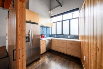 1041 Abbot Kinney Blvd, Venice, CA for lease Interior Photo- Image 2 of 6