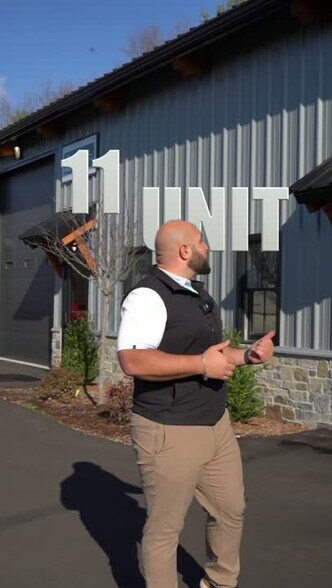 29 Moody Rd, Enfield, CT à louer - Vidéo sur l’inscription commerciale - Image 2 de 13