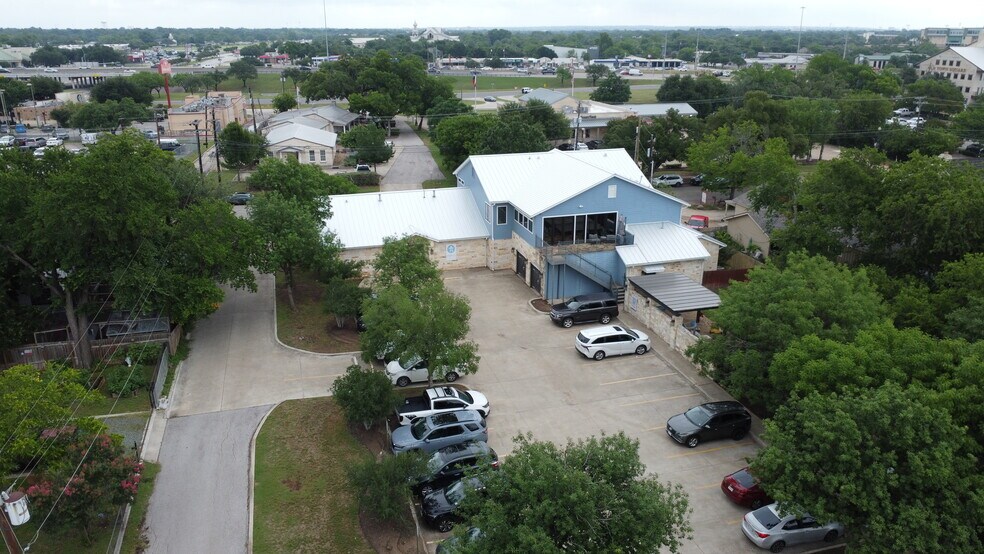 12 Chisholm Trl, Round Rock, TX à louer - Photo du bâtiment - Image 3 de 16