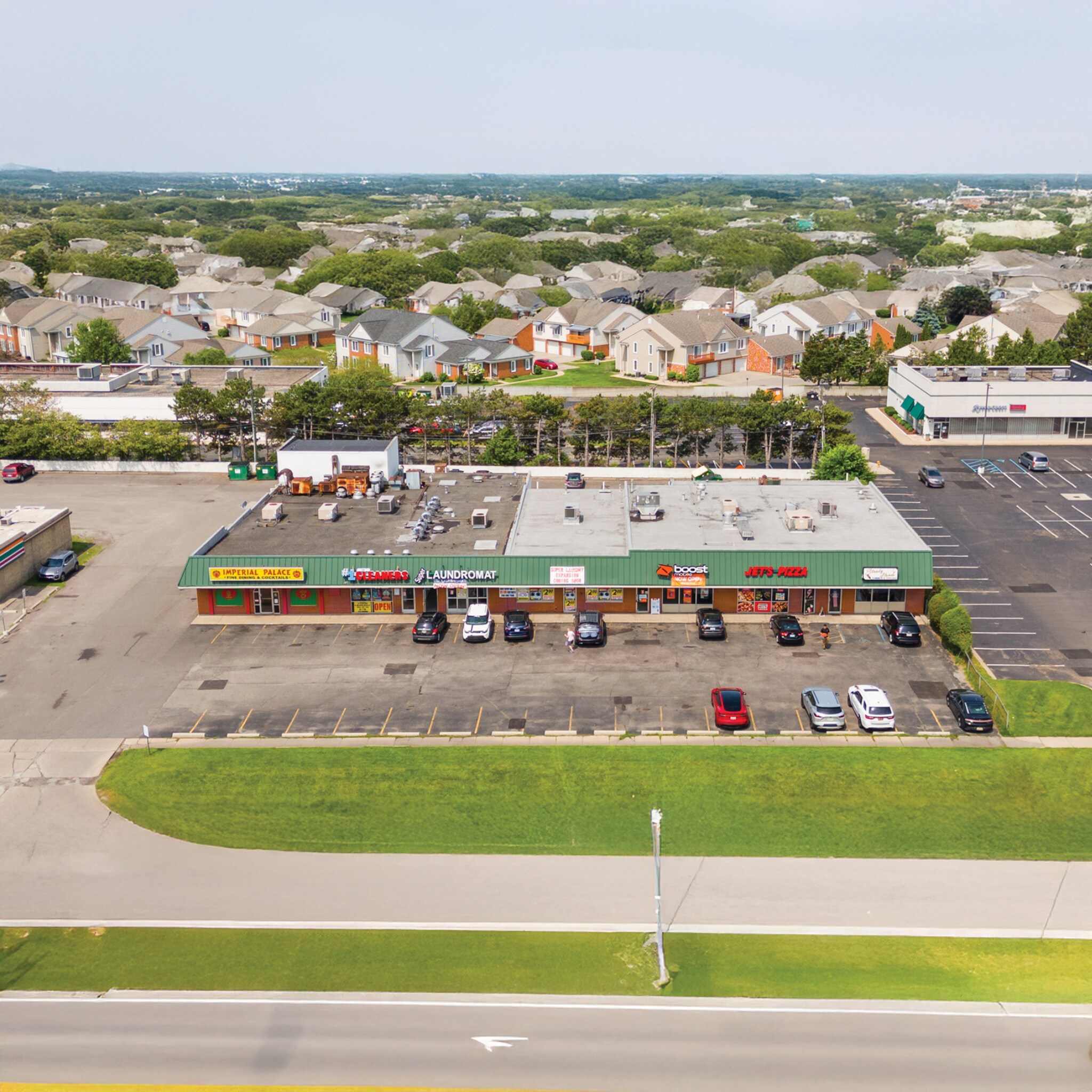 37507-37527 Harper Ave, Clinton Township, MI for lease Building Photo- Image 1 of 2