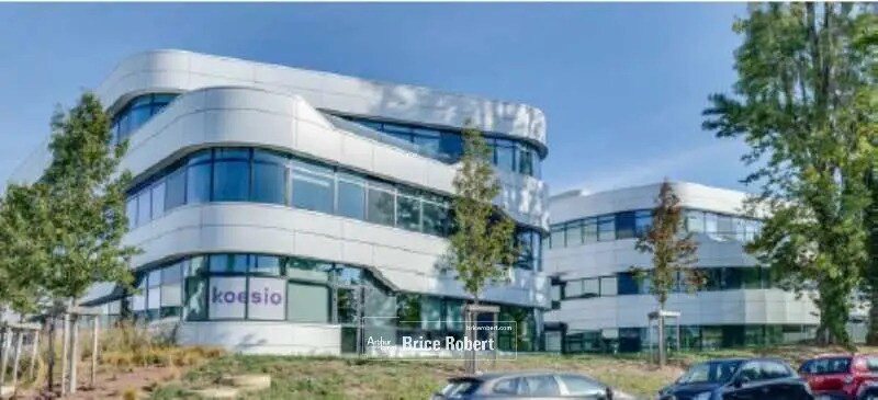 Bureau dans Champagne-au-Mont-d'Or à louer - Photo du bâtiment - Image 2 de 12