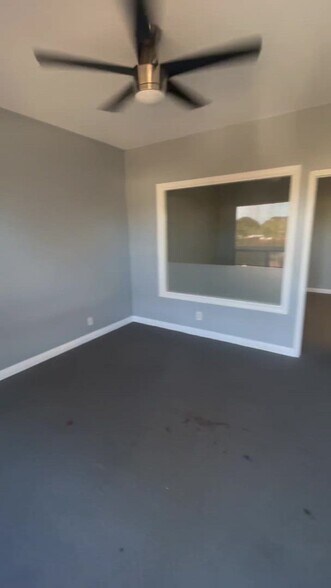 3138 Roosevelt St, Carlsbad, CA à louer - Vidéo sur l’inscription commerciale - Image 2 de 2