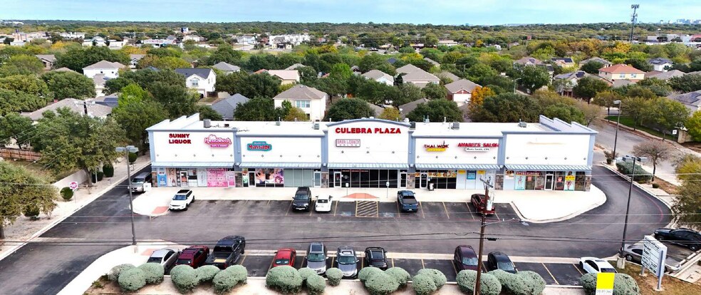 8923 Culebra Rd, San Antonio, TX à louer - Photo du bâtiment - Image 2 de 11