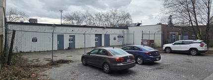 7637 Edmonds St, Burnaby, BC à louer Photo du bâtiment- Image 1 de 11