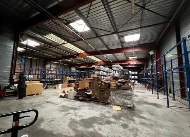 Industrial in Chilly-Mazarin for lease - Building Photo - Image 2 of 7