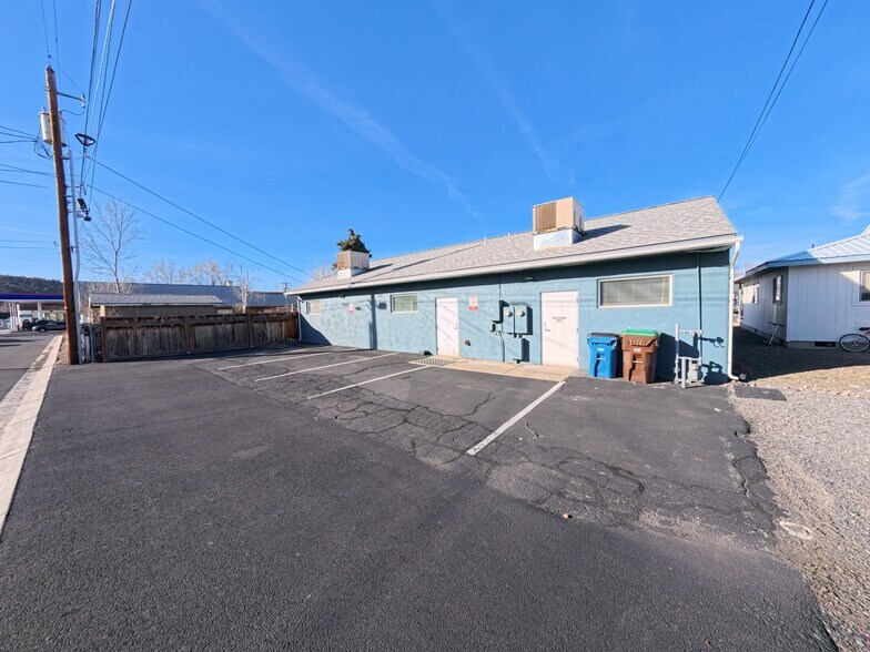 750 NW 4th St, Prineville, OR à vendre - Photo du bâtiment - Image 3 de 22