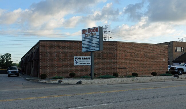 More details for 8312 Joliet Rd, McCook, IL - Industrial for Lease