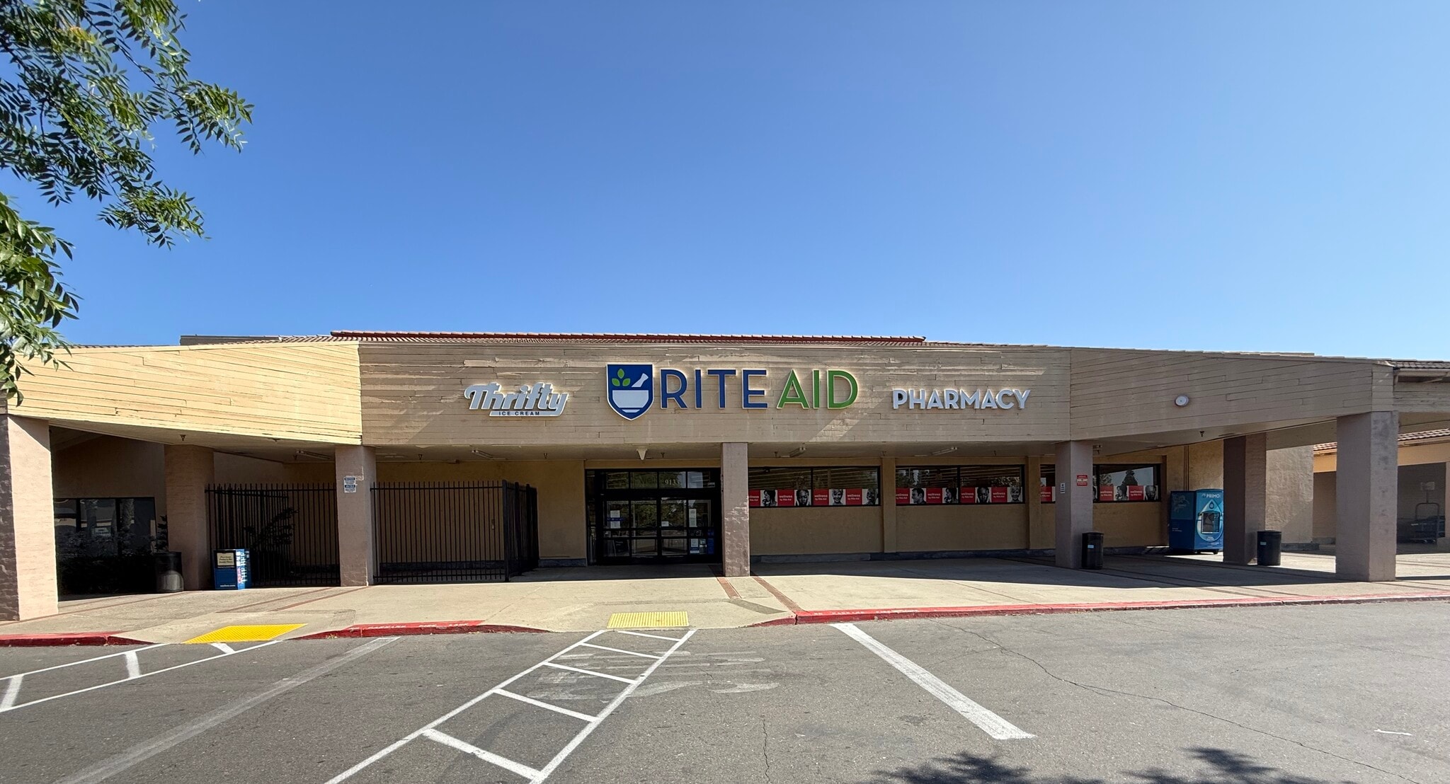 9113-9199 Kiefer Blvd, Sacramento, CA for lease Building Photo- Image 1 of 3