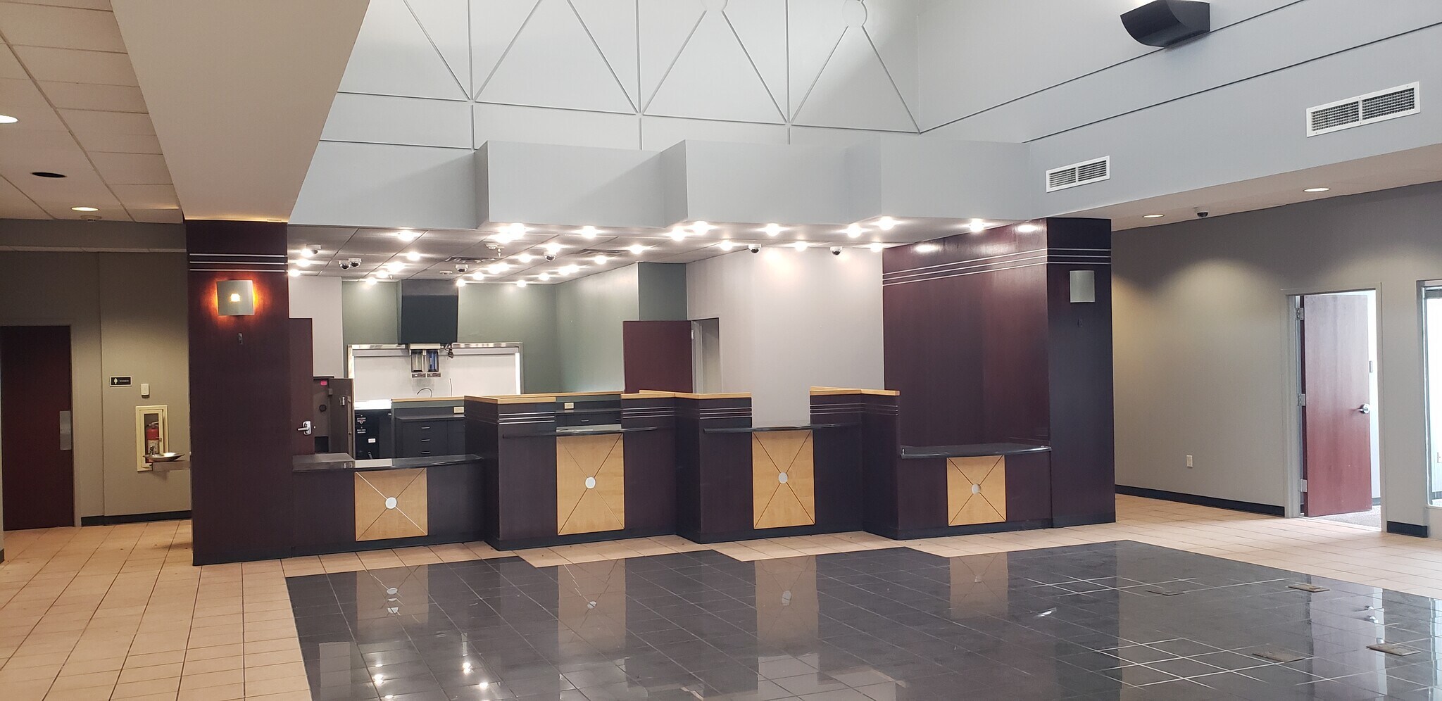 3169 Lebanon Pike, Nashville, TN for sale Interior Photo- Image 1 of 5