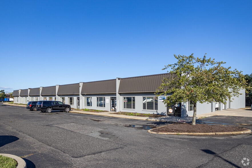 1045-1059 Thomas Busch Memorial Hwy, Pennsauken, NJ for lease - Primary Photo - Image 1 of 10