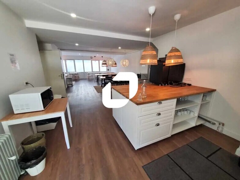 Bureau dans Ivry-sur-Seine à louer - Photo du bâtiment - Image 3 de 22