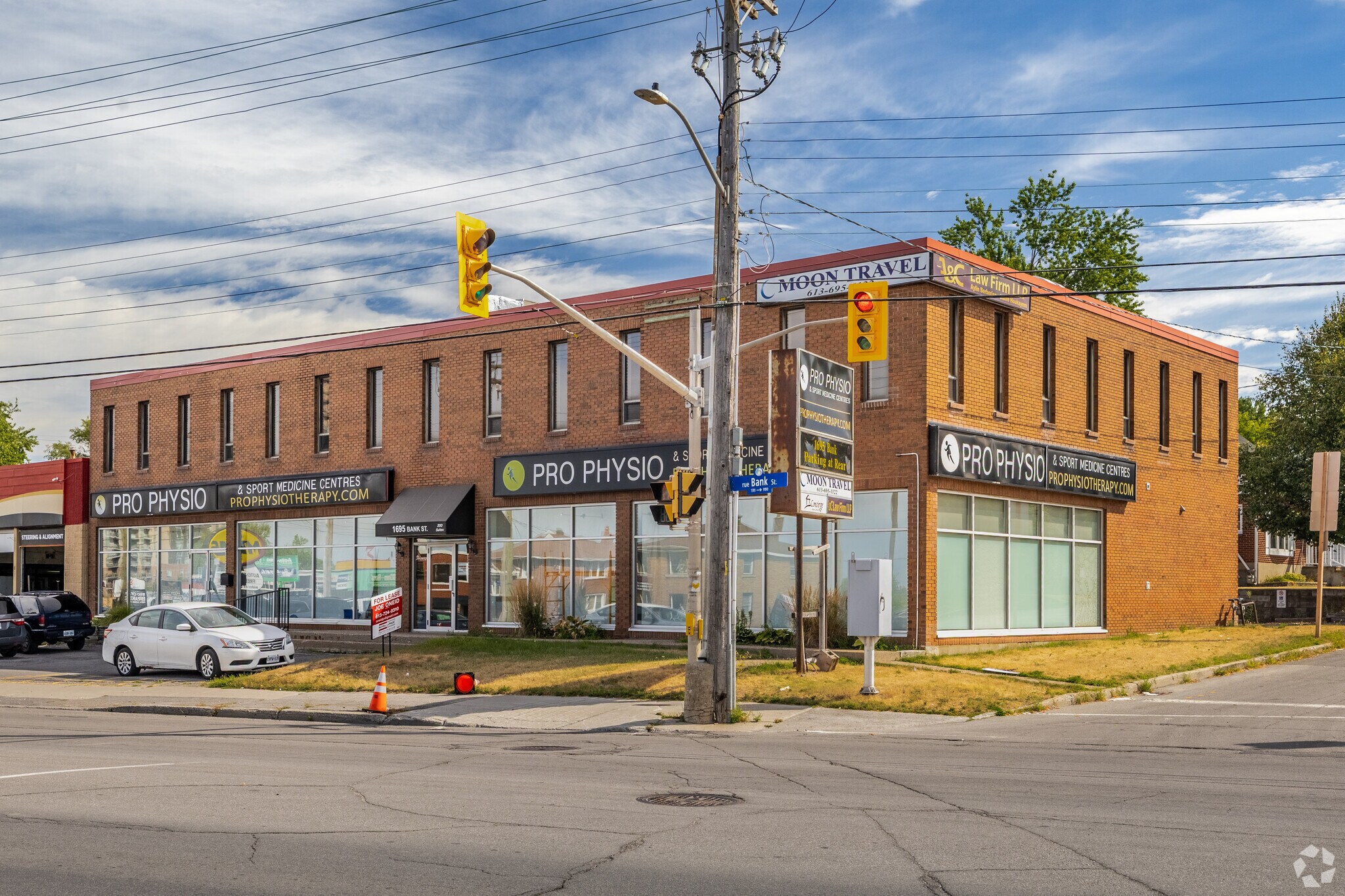 1693-1695 Bank St, Ottawa, ON à louer Photo principale- Image 1 de 3