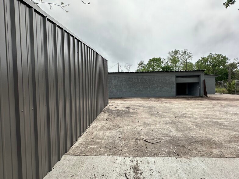 7001 Weaver Rd, Houston, TX à louer - Photo du bâtiment - Image 3 de 22