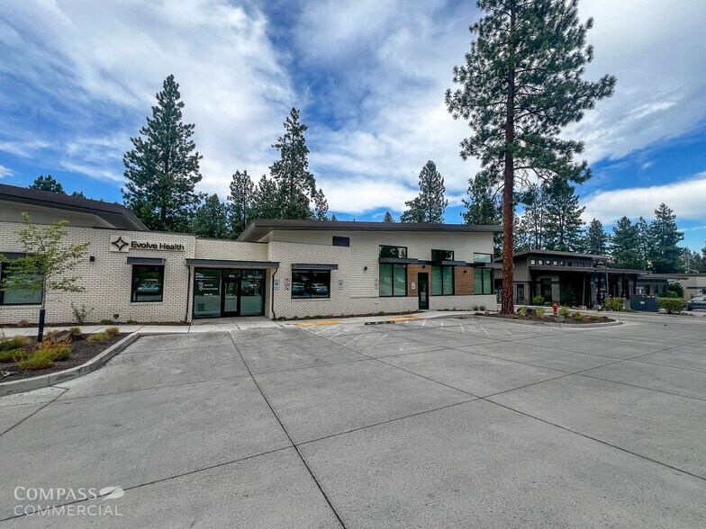 2255 NW Shevlin Park Rd, Bend, OR à louer - Photo du bâtiment - Image 3 de 3