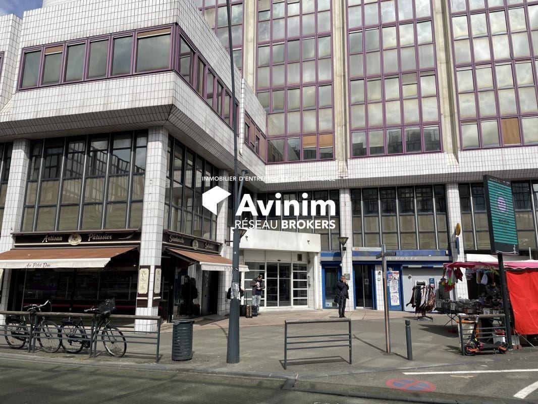 Office in Fontenay-sous-Bois for lease Building Photo- Image 1 of 16
