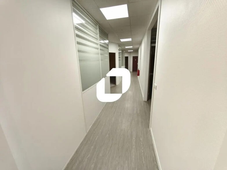 Bureau dans Noisy-le-Grand à louer - Photo intérieure - Image 3 de 9