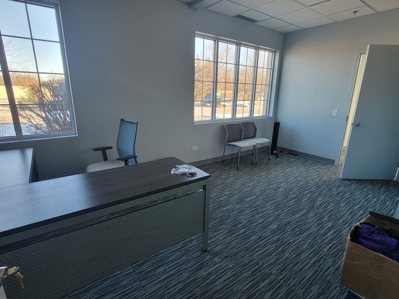 10043 Lincoln Hwy, Frankfort, IL for lease - Building Photo - Image 3 of 9