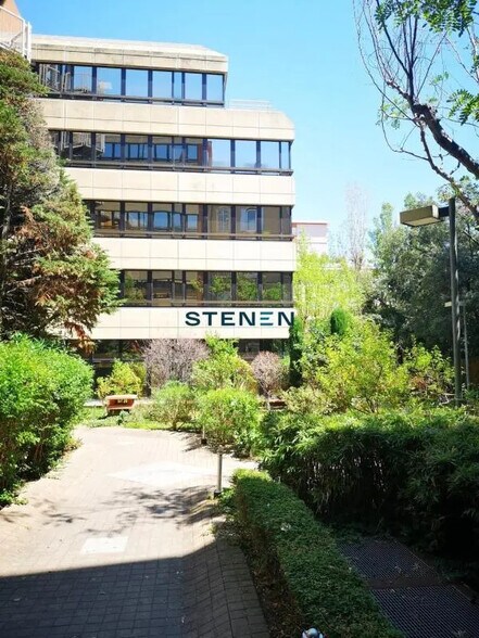 Bureau dans Marseille à louer - Photo du bâtiment - Image 2 de 11