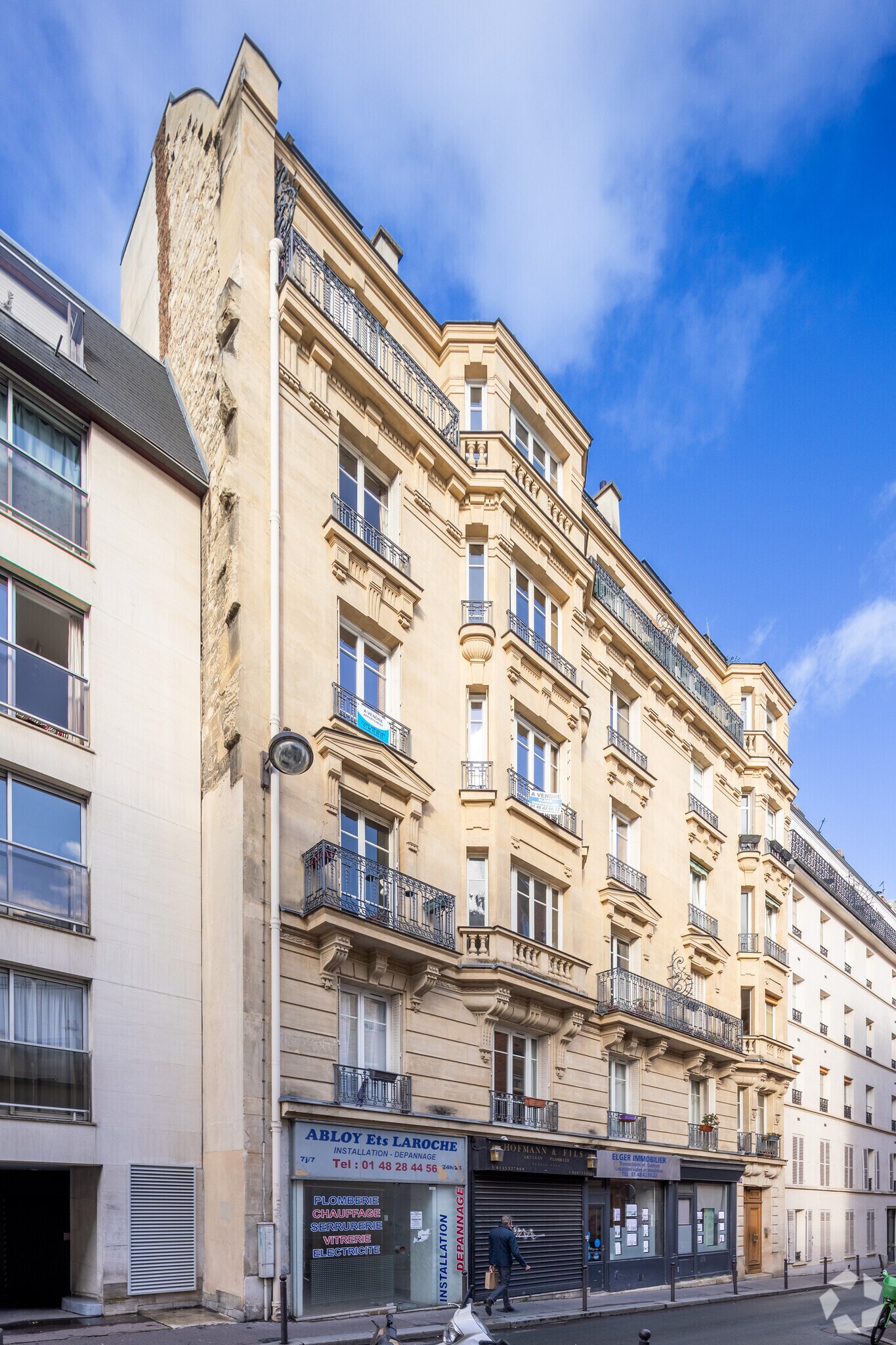 Multifamily in Paris for sale Primary Photo- Image 1 of 2